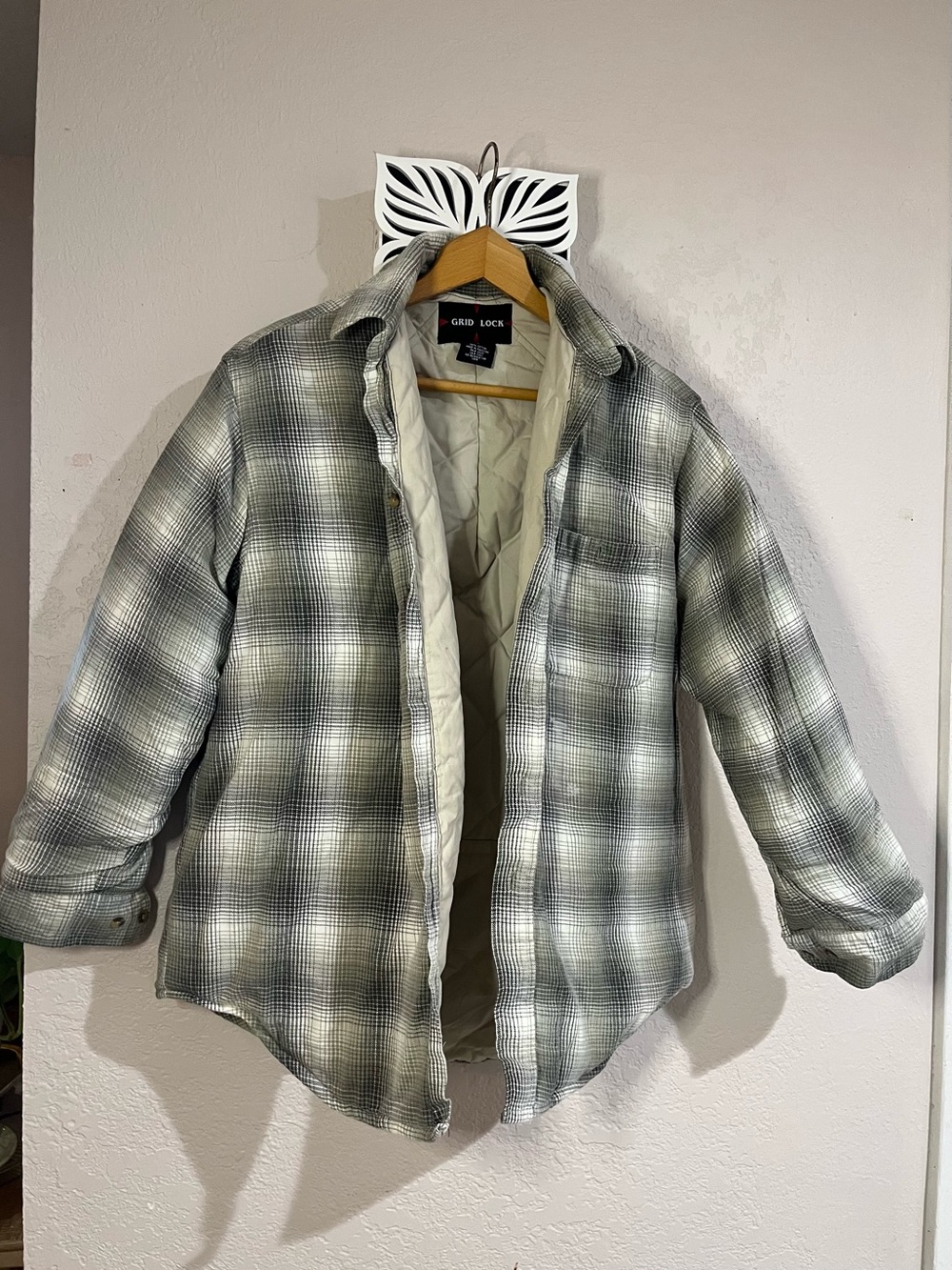 Men's Y2K Gridlock Plaid Lightweight Quilted Shirt Jacket - Gray & Olive